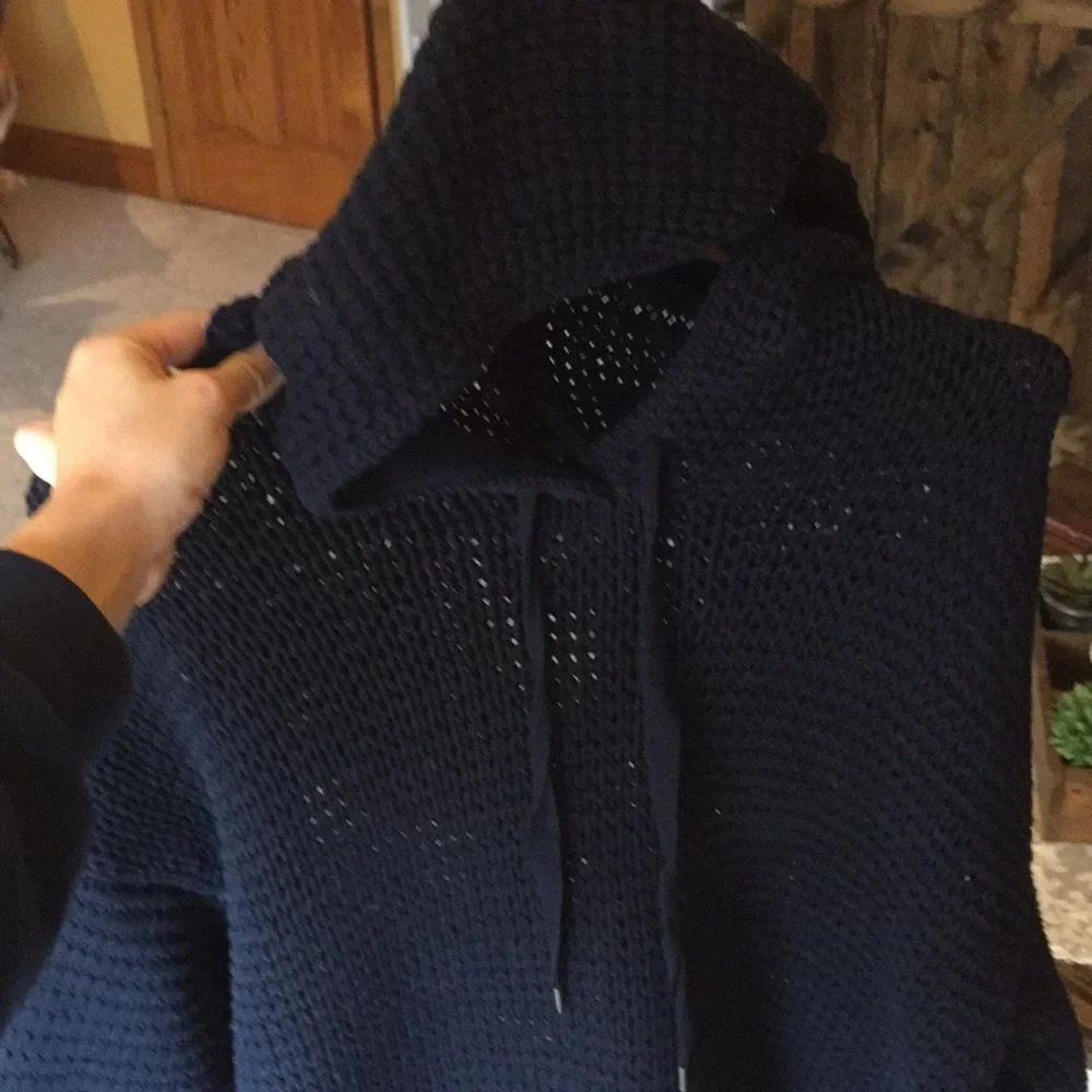 Lou & Grey Navy Knit hoodie size XS runs big!